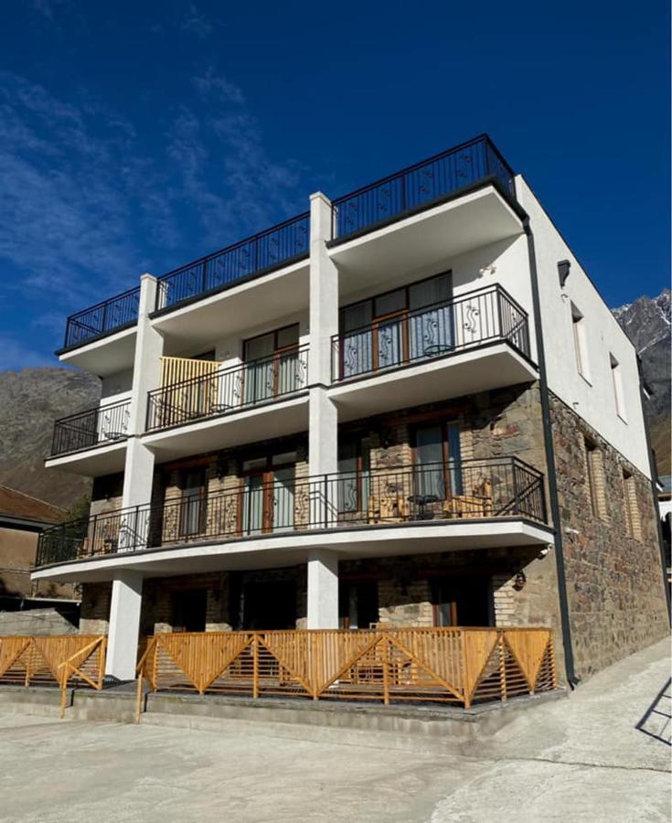 Mood Hotel Kazbegi Stepantsminda Exterior foto
