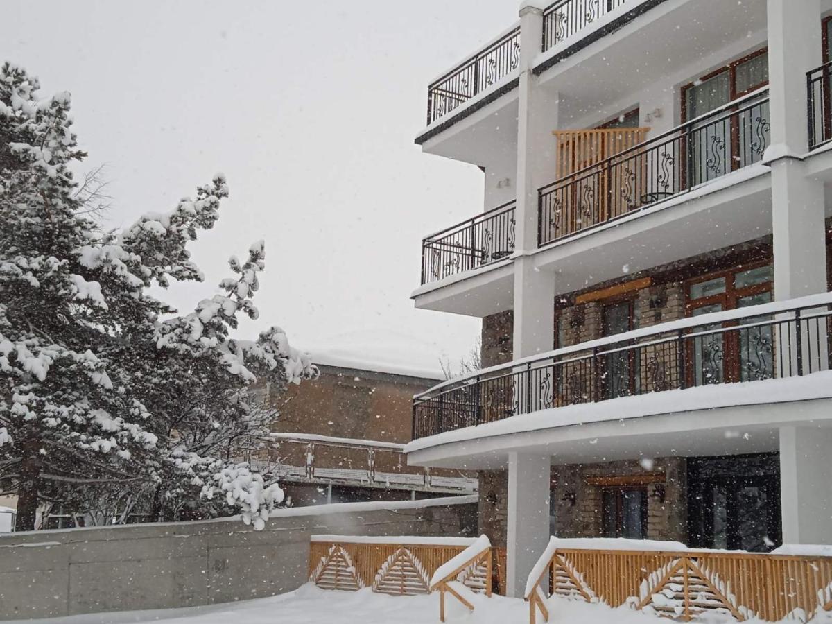 Mood Hotel Kazbegi Stepantsminda Exterior foto
