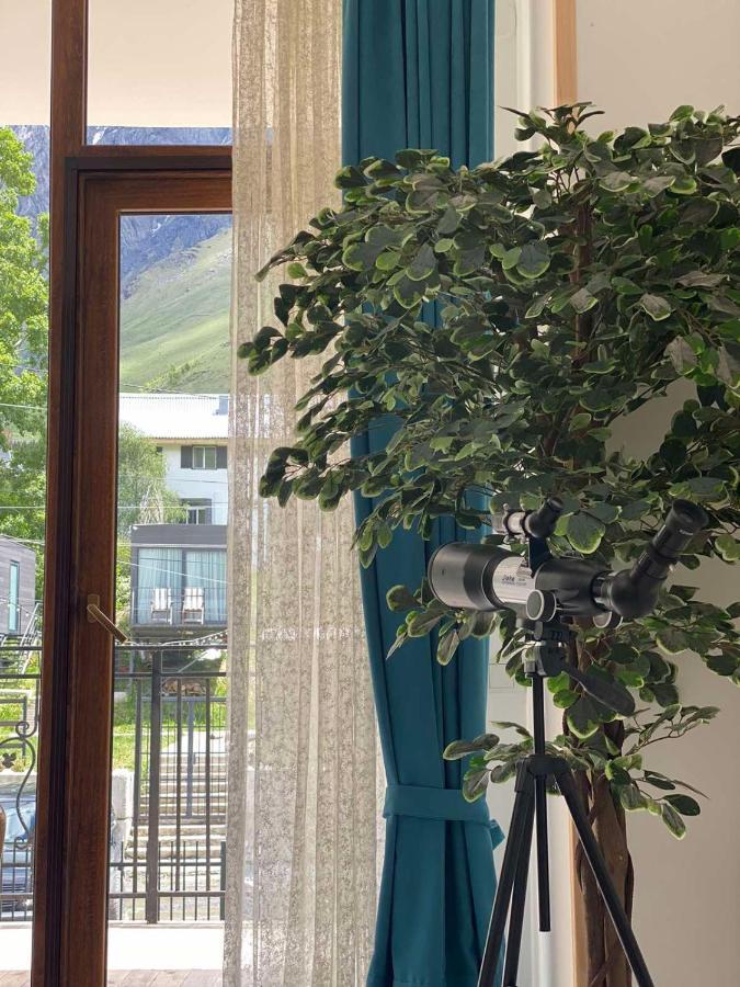 Mood Hotel Kazbegi Stepantsminda Exterior foto