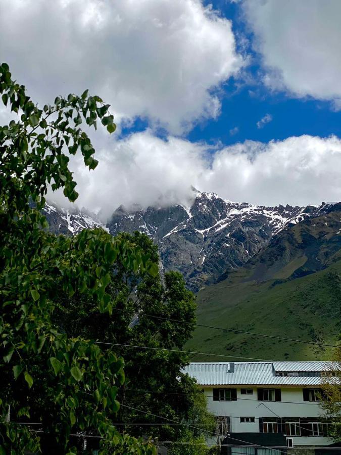 Mood Hotel Kazbegi Stepantsminda Exterior foto