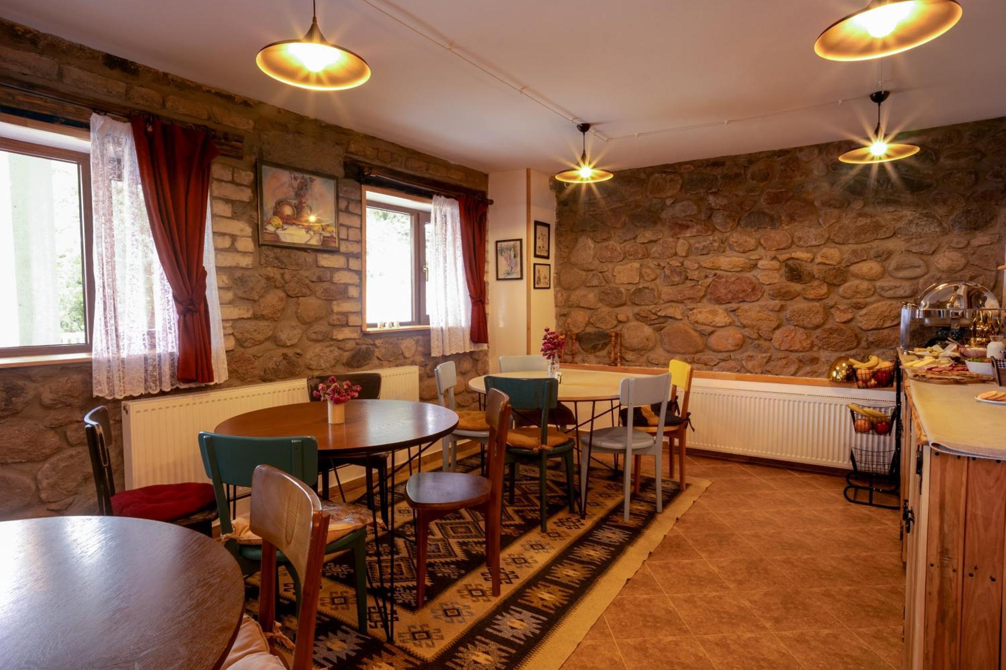 Mood Hotel Kazbegi Stepantsminda Exterior foto