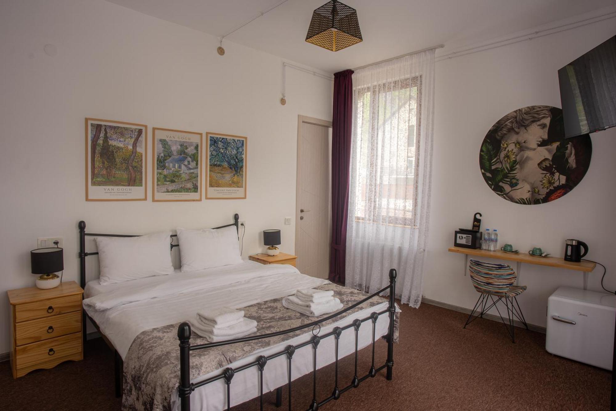 Mood Hotel Kazbegi Stepantsminda Exterior foto