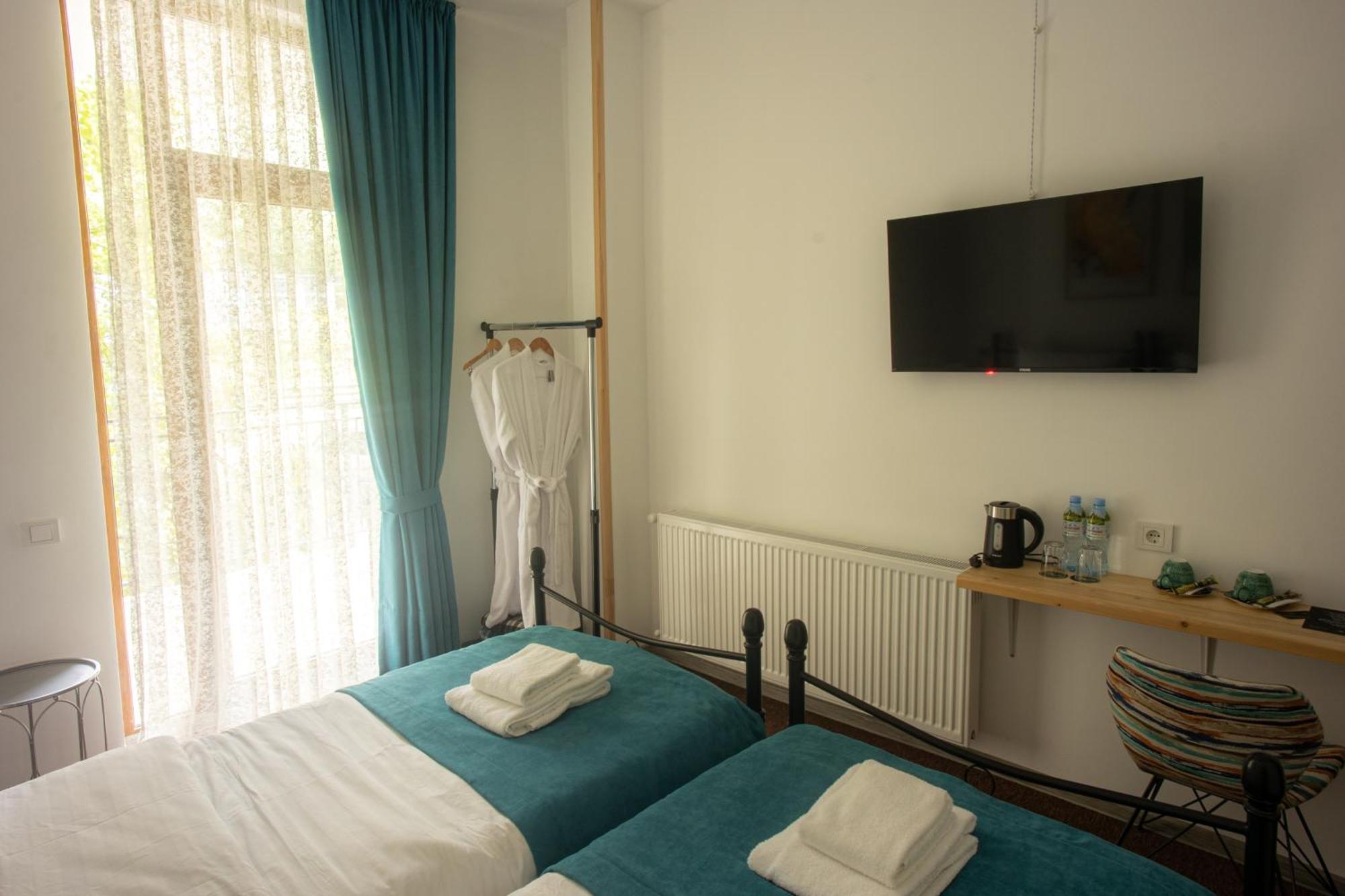 Mood Hotel Kazbegi Stepantsminda Exterior foto
