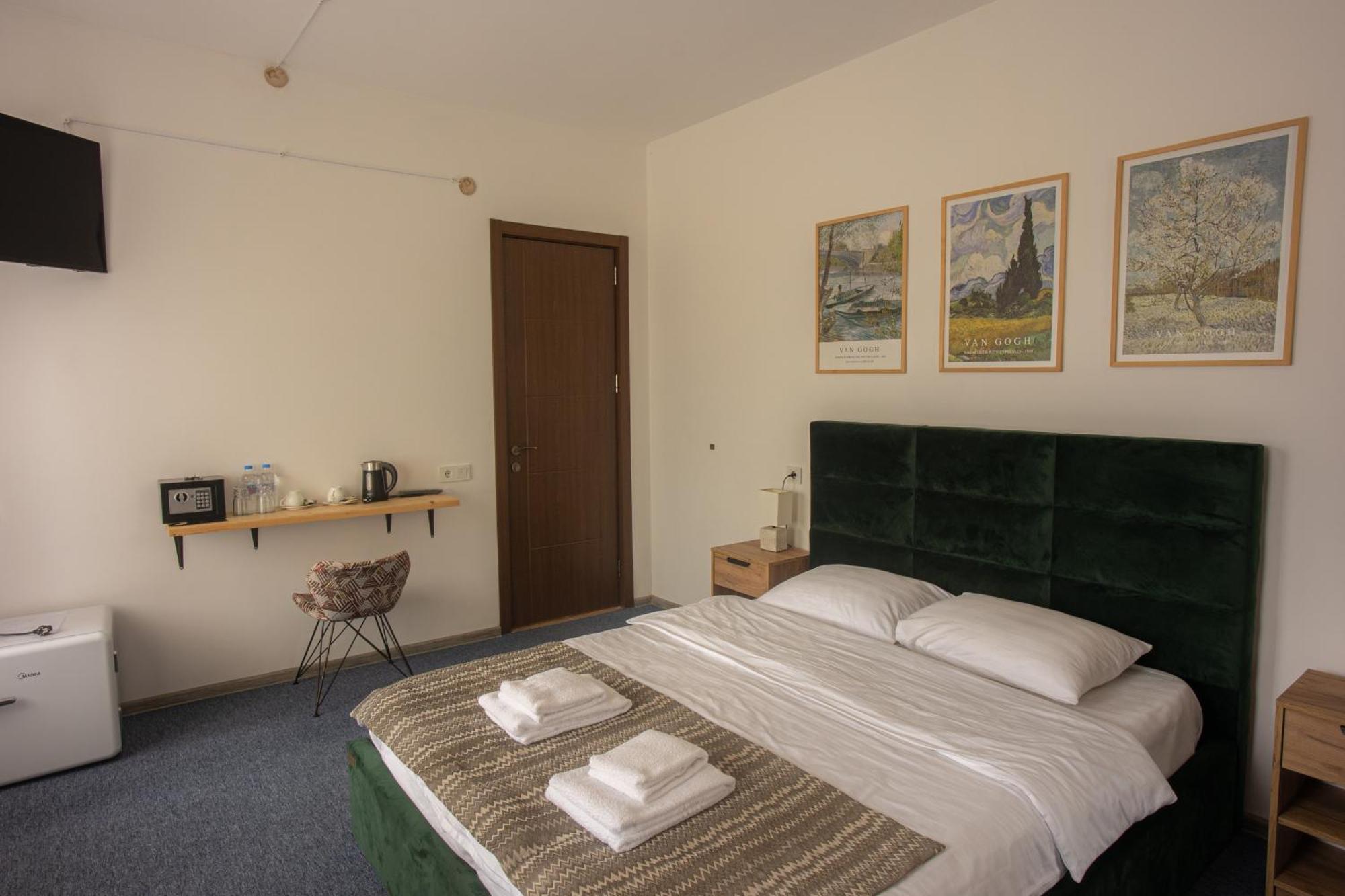 Mood Hotel Kazbegi Stepantsminda Exterior foto